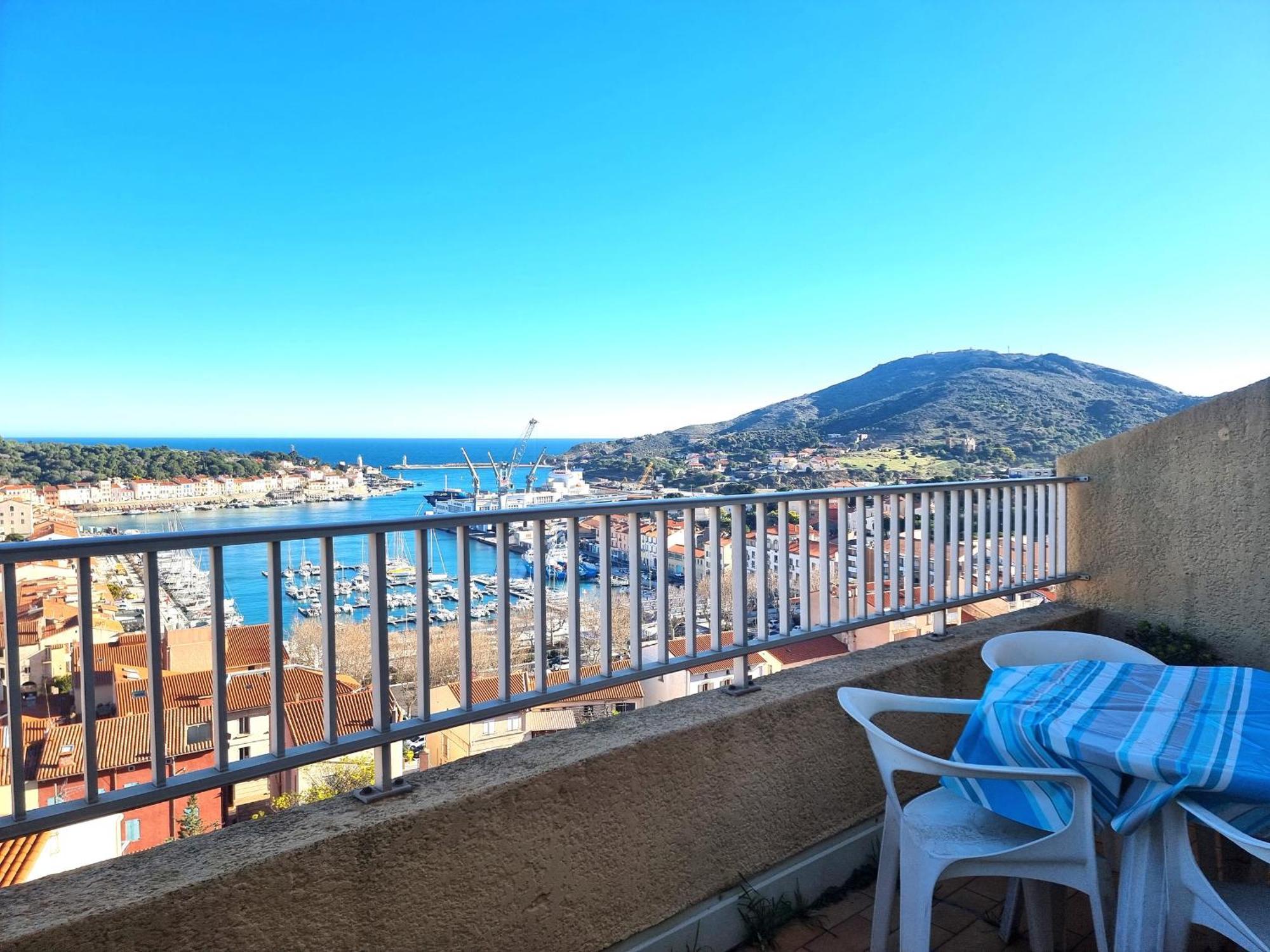 Port-Vendres: Studio Cabine Avec Terrasse, A 2 Pas Du Port - Fr-1-309-256 Port Vendres Exterior foto